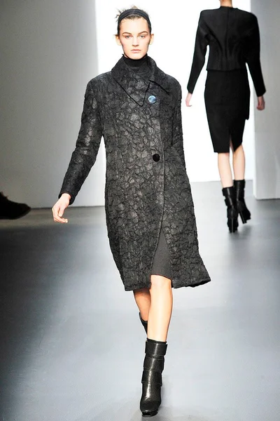 Look 13